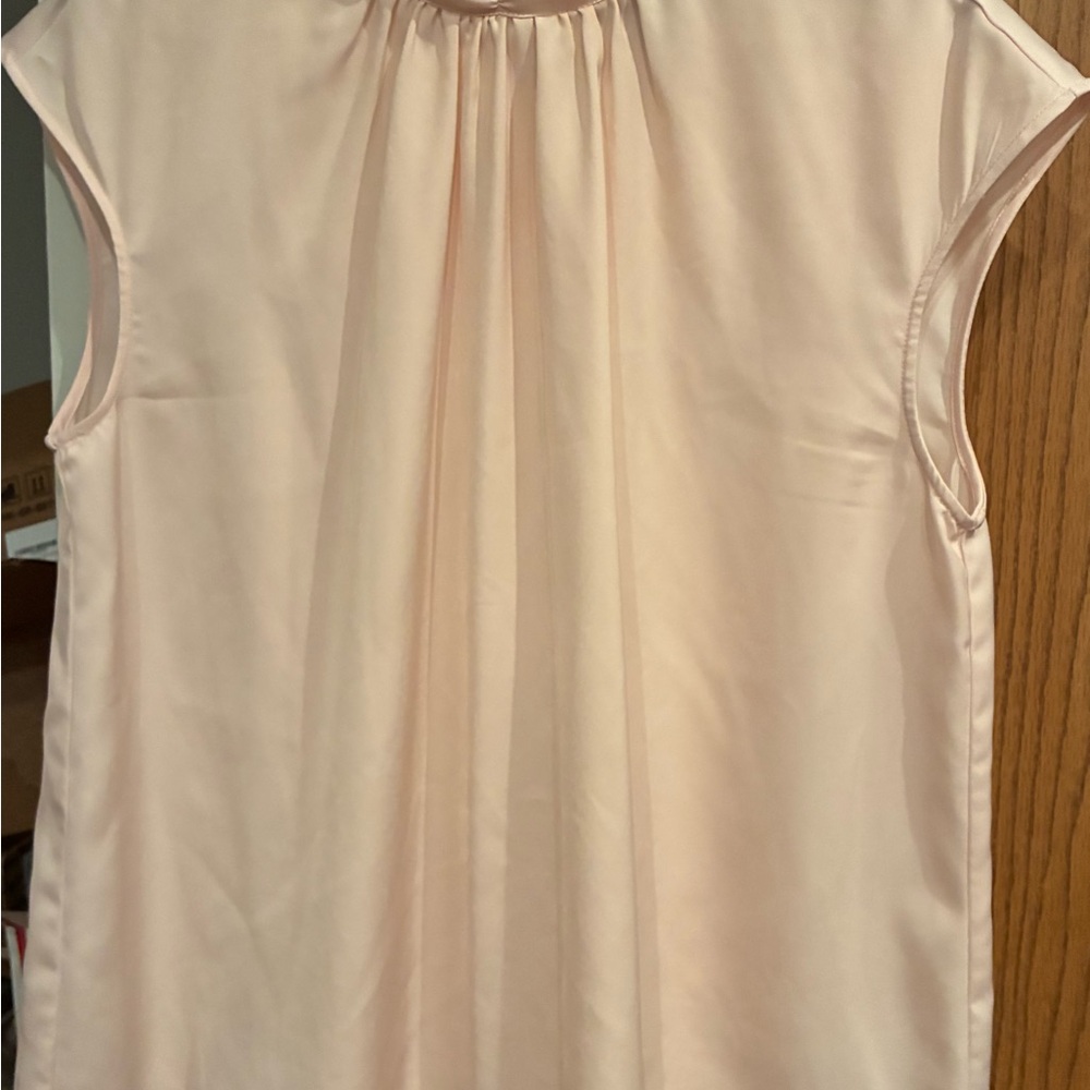 Who What Wear blush Cap Sleeve Pleated Blouse